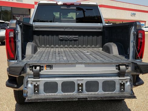 Used 2025 GMC Sierra 2500 Denali w/ Denali Reserve Package AWD/4WD image 10