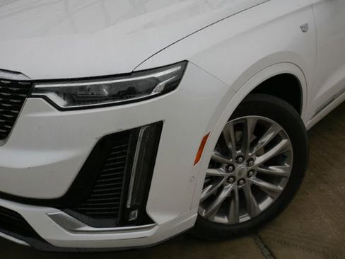 Certified 2021 Cadillac XT6 Premium Luxury w/ Platinum Package image 3