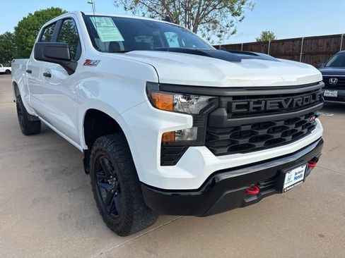 Used 2023 Chevrolet Silverado 1500 Custom Trail Boss AWD/4WD image 2