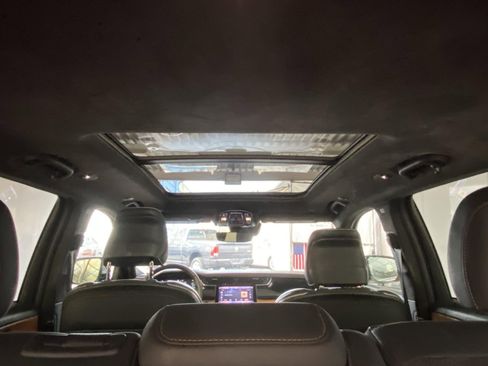 Used 2022 Jeep Grand Cherokee Summit AWD/4WD image 18