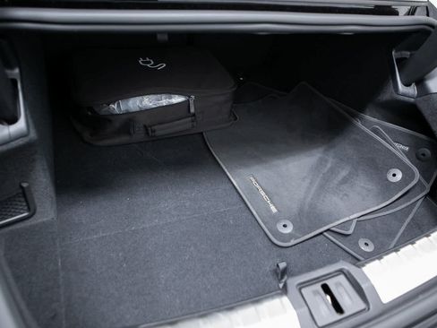 Used 2022 Porsche Taycan 4S image 32