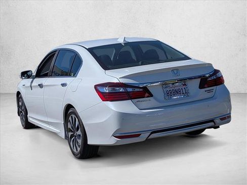 Used 2017 Honda Accord Touring image 7