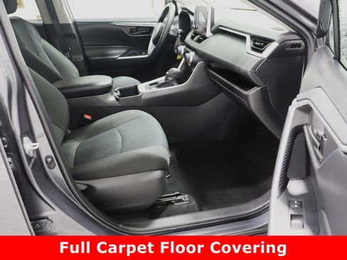 Used 2024 Toyota RAV4 LE image 33