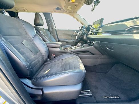 Used 2023 Mitsubishi Outlander SE AWD/4WD image 32