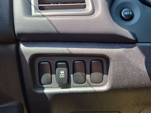 Used 2014 Mitsubishi Outlander Sport ES FWD image 25