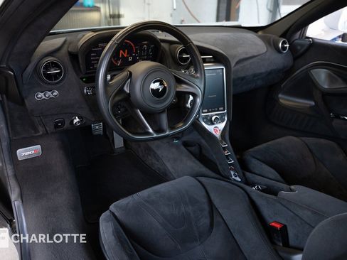 Used 2020 McLaren 720S Spider image 20