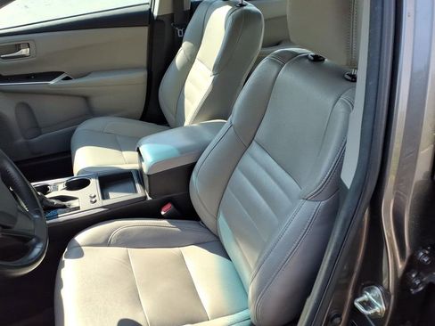 Used 2015 Toyota Camry SE image 16