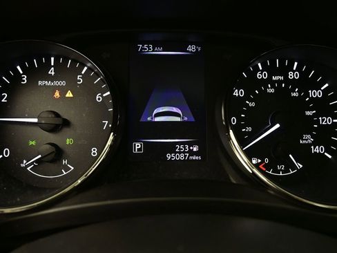 Used 2018 Nissan Rogue Sport SL w/ SL Premium Package image 7