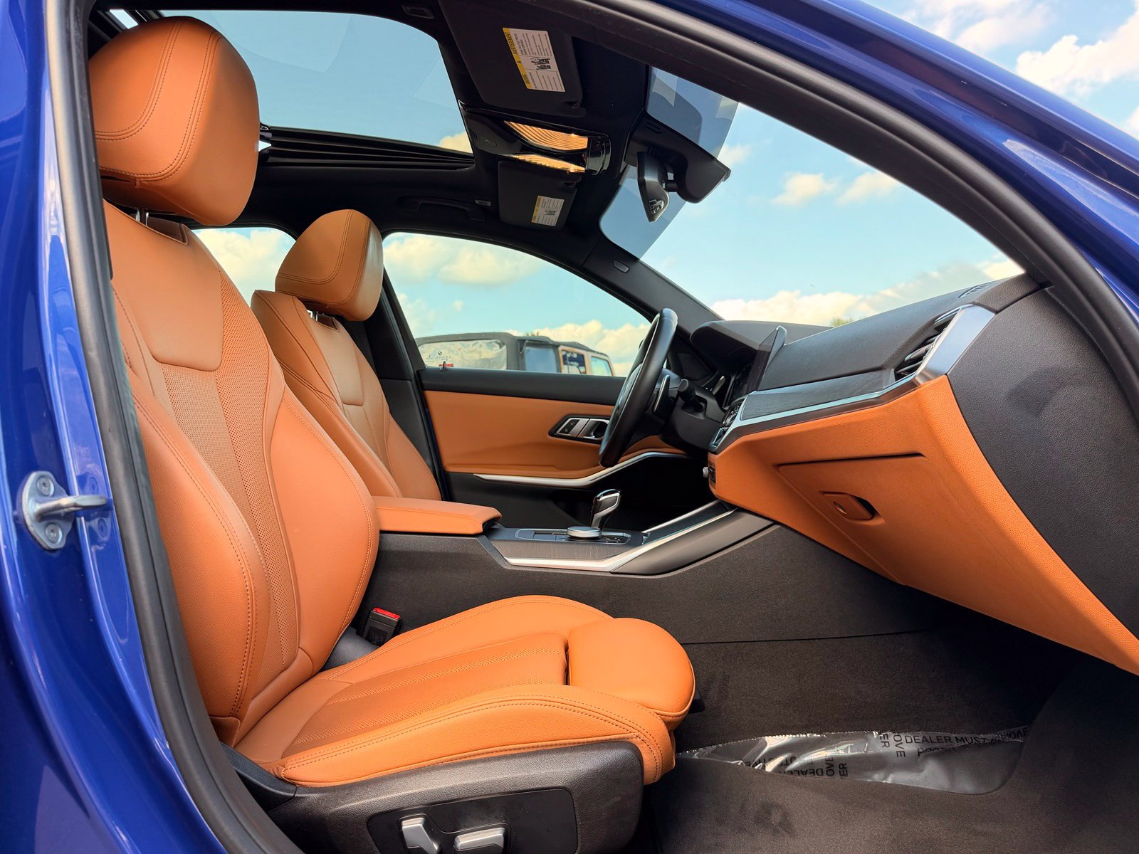 Used 2022 BMW 330i Sedan w/ M Sport Package RWD image 34