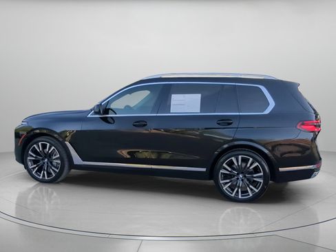 Used 2025 BMW X7 xDrive40i w/ Premium Package AWD/4WD image 17