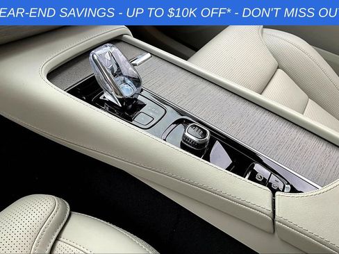 Used 2025 Volvo XC90 B6 Ultra w/ Protection Package Premier image 32