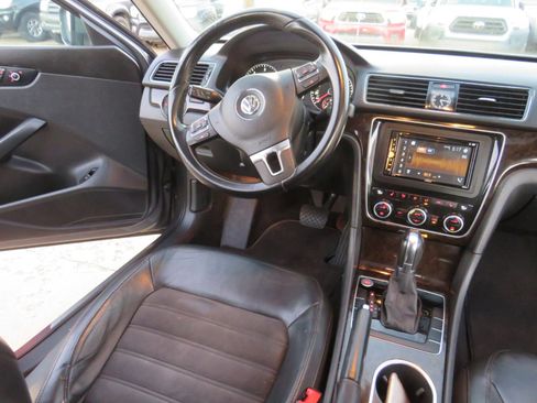 Used 2014 Volkswagen Passat TDI SEL Premium image 25