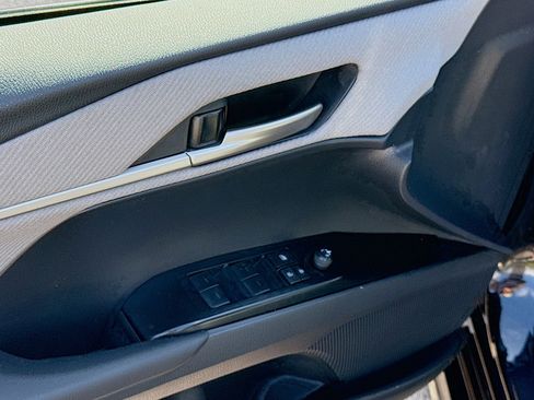 Used 2025 Toyota Camry SE w/ Convenience Package image 21