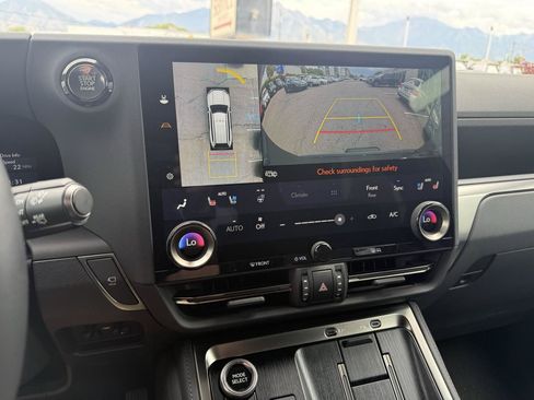 Used 2025 Lexus GX 550 w/ Accessory Package (2T) AWD/4WD image 36
