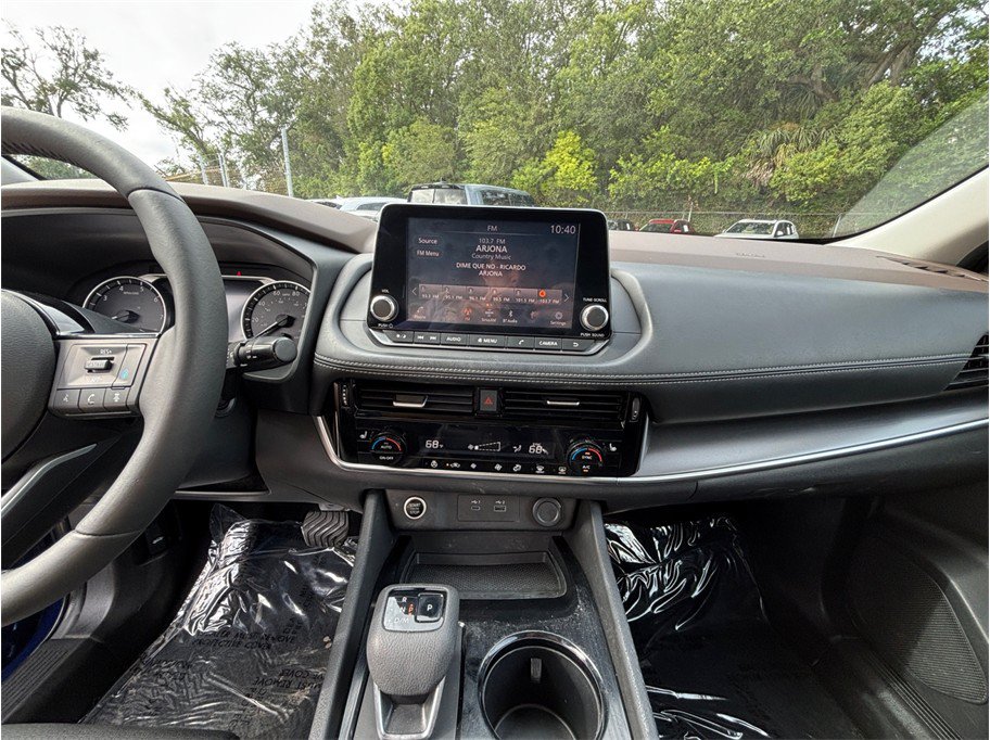 Used 2021 Nissan Rogue SV w/ Premium Package FWD image 11