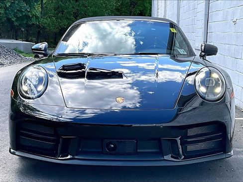 Used 2025 Porsche 911 Carrera RWD image 8
