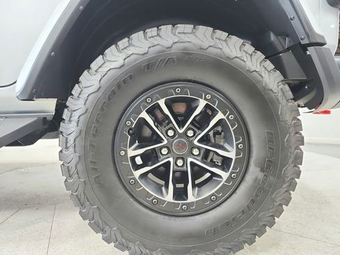Used 2024 Jeep Wrangler Unlimited Rubicon AWD/4WD image 49