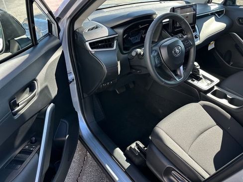 Certified 2026 Toyota Corolla Cross LE FWD image 9