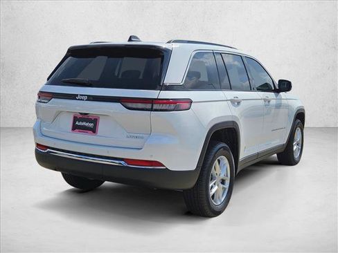 New 2026 Jeep Grand Cherokee Laredo RWD image 2