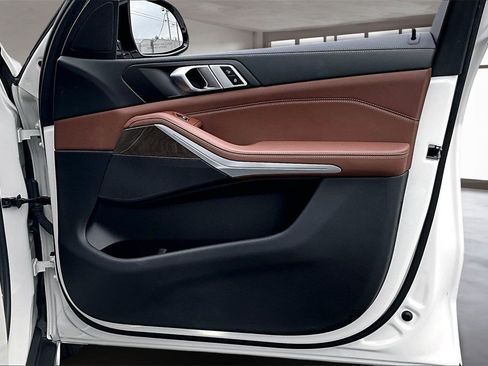 Used 2023 BMW X5 xDrive40i w/ Premium Package image 24