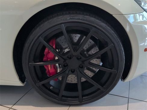 Used 2011 Ferrari California image 16