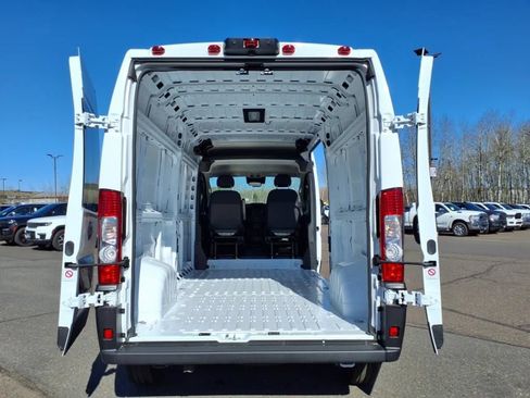 New 2025 RAM ProMaster 2500 w/ Convenience Group FWD image 10