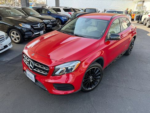 Used 2018 Mercedes-Benz GLA 250 4MATIC image 2