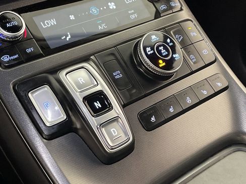 Used 2024 Hyundai Palisade Calligraphy image 15