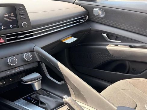 New 2026 Hyundai Elantra SE FWD image 14