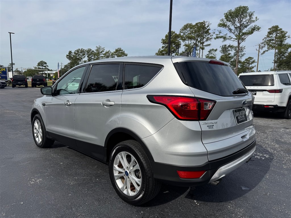 Used 2019 Ford Escape SE FWD image 6