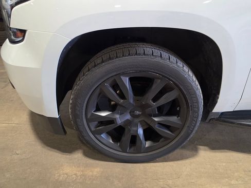 Used 2019 Chevrolet Tahoe LT AWD/4WD image 3