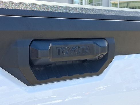 Used 2023 Toyota Tundra SR5 w/ SR5 Premium Package AWD/4WD image 31