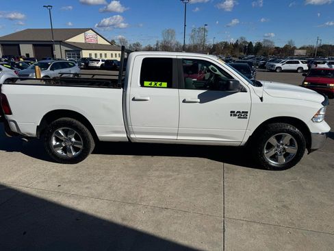 Used 2019 RAM 1500 Classic SLT AWD/4WD image 4