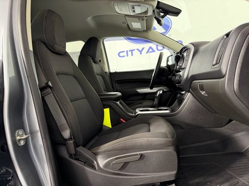 Used 2022 Chevrolet Colorado LT w/ LT Convenience Package image 14