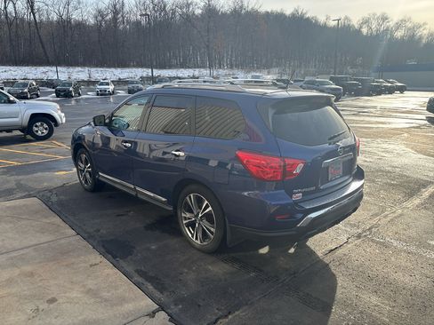 Used 2017 Nissan Pathfinder Platinum w/ Cargo Package image 6