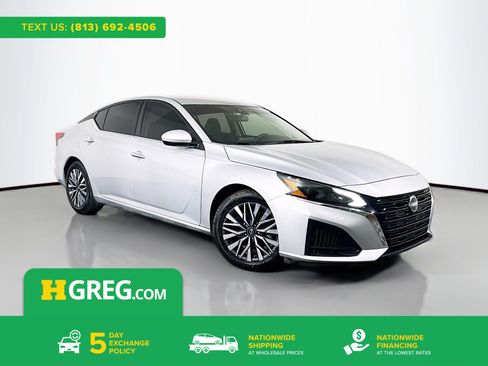 Used 2023 Nissan Altima 2.5 SV FWD image 1