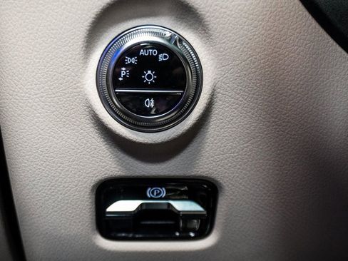 Used 2024 Mercedes-Benz C 300 4MATIC Sedan image 28