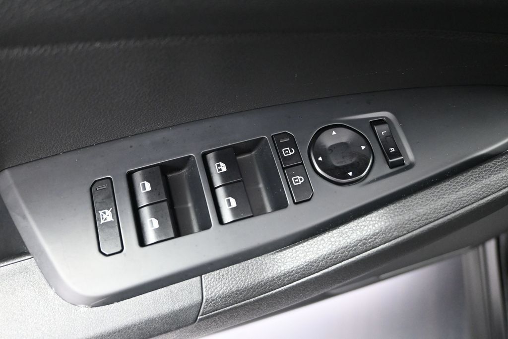 Certified 2026 Kia Sportage LX FWD image 10