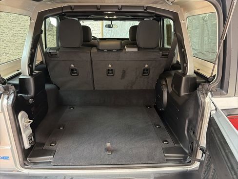 Used 2023 Jeep Wrangler Unlimited w/ Cold Weather Group image 13