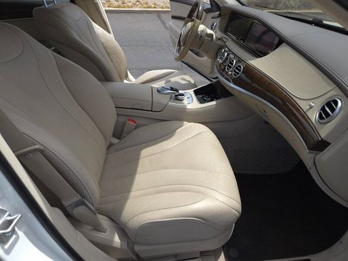 Used 2017 Mercedes-Benz S 550 Sedan image 17