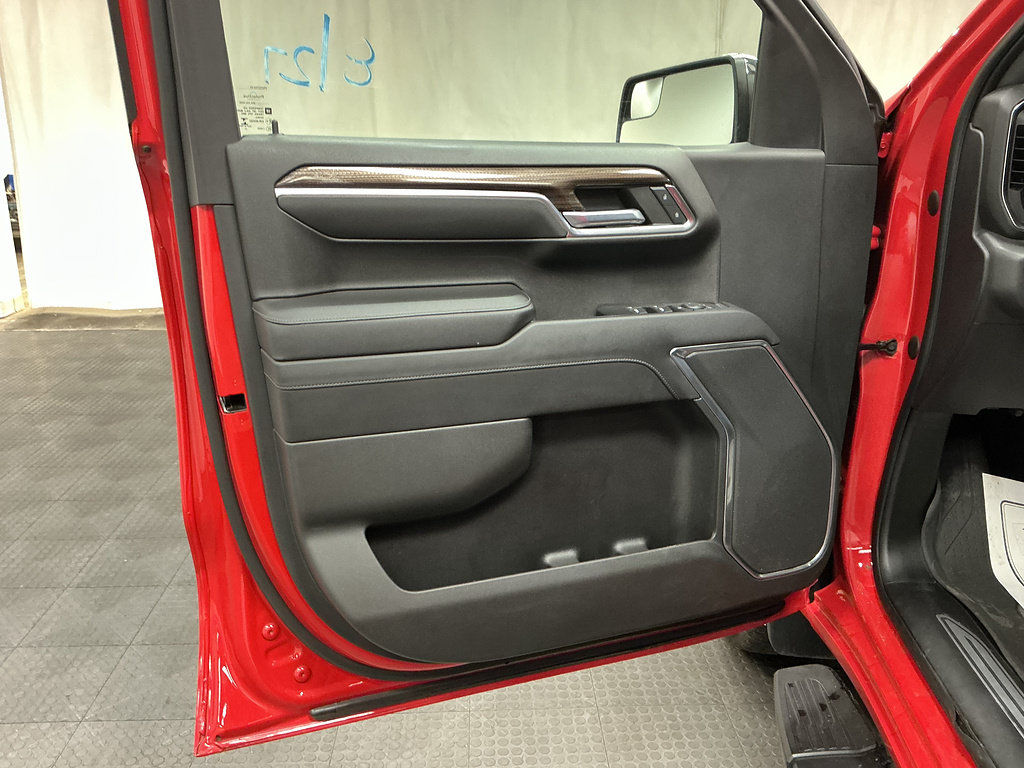 Used 2022 Chevrolet Silverado 1500 LT AWD/4WD image 20