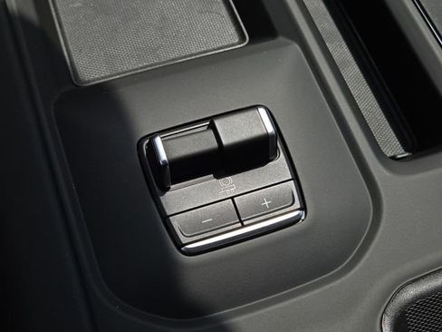 New 2026 GMC Sierra 2500 AT4X w/ AT4X AEV Edition AWD/4WD image 9