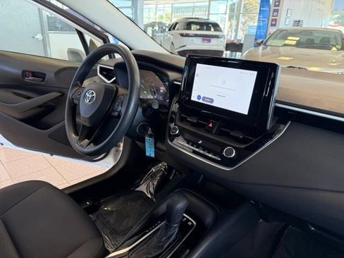 Used 2024 Toyota Corolla LE FWD image 3