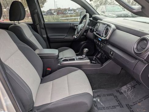 Used 2022 Toyota Tacoma TRD Sport image 29