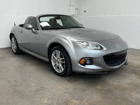 Used 2014 MAZDA MX-5 Miata Sport RWD image 9