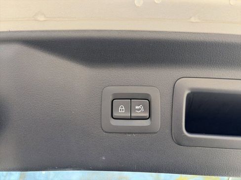 Used 2024 MAZDA CX-90 3.3 Turbo w/ Preferred Package image 11