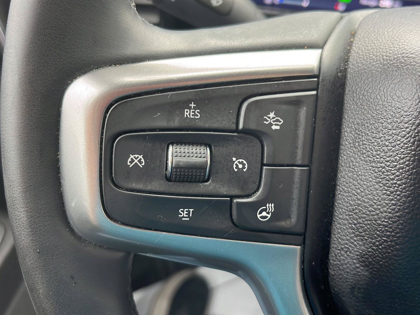 Used 2024 Chevrolet Silverado 1500 LT AWD/4WD image 11