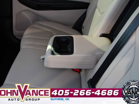 Used 2022 Ford Edge Titanium image 25