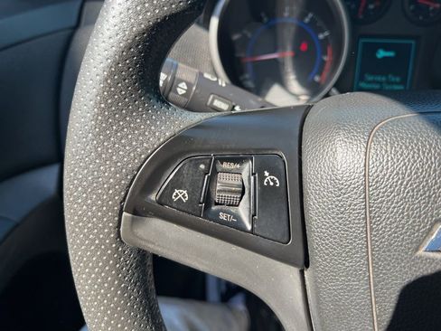 Used 2016 Chevrolet Cruze LT image 16