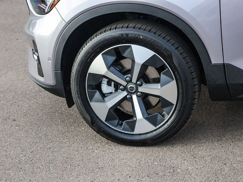 New 2026 Volvo XC40 B5 Plus w/ Climate Package AWD/4WD image 9
